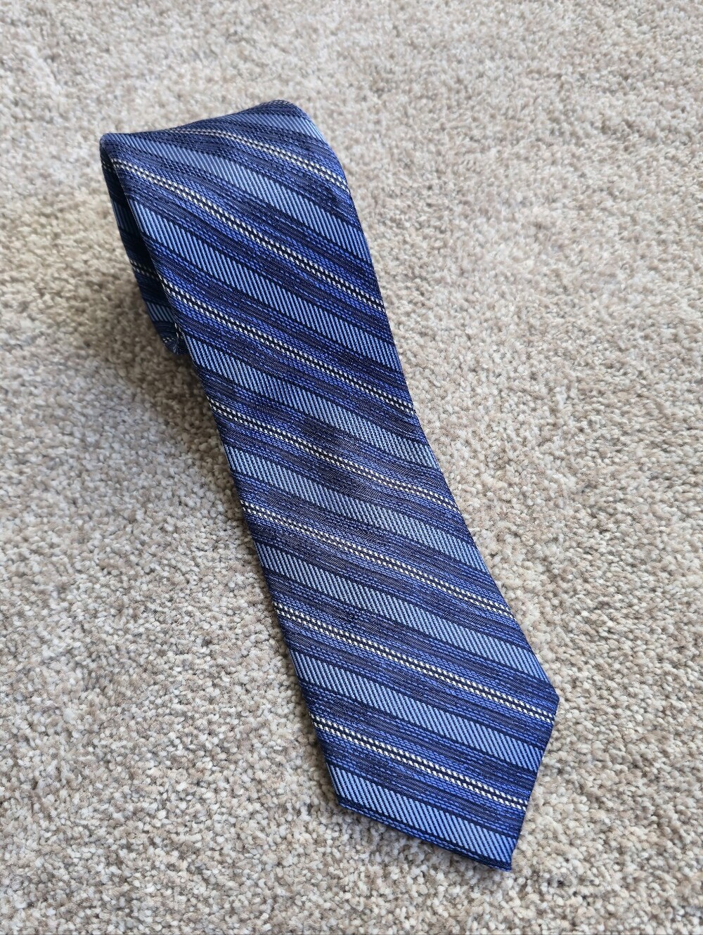 NWT-JoS.A.Bank RESERVE Collection  100% Silk Tie Blue & Gray
